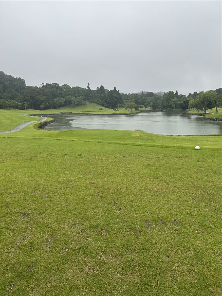 花生カントリークラブ INコース15番ホール 名物浮島ホール Par5 475ヤード