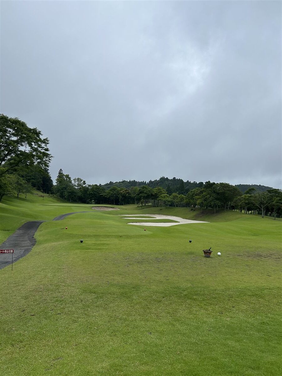 花生カントリークラブ OUTコース8番ホール Par3 右の大バンカー