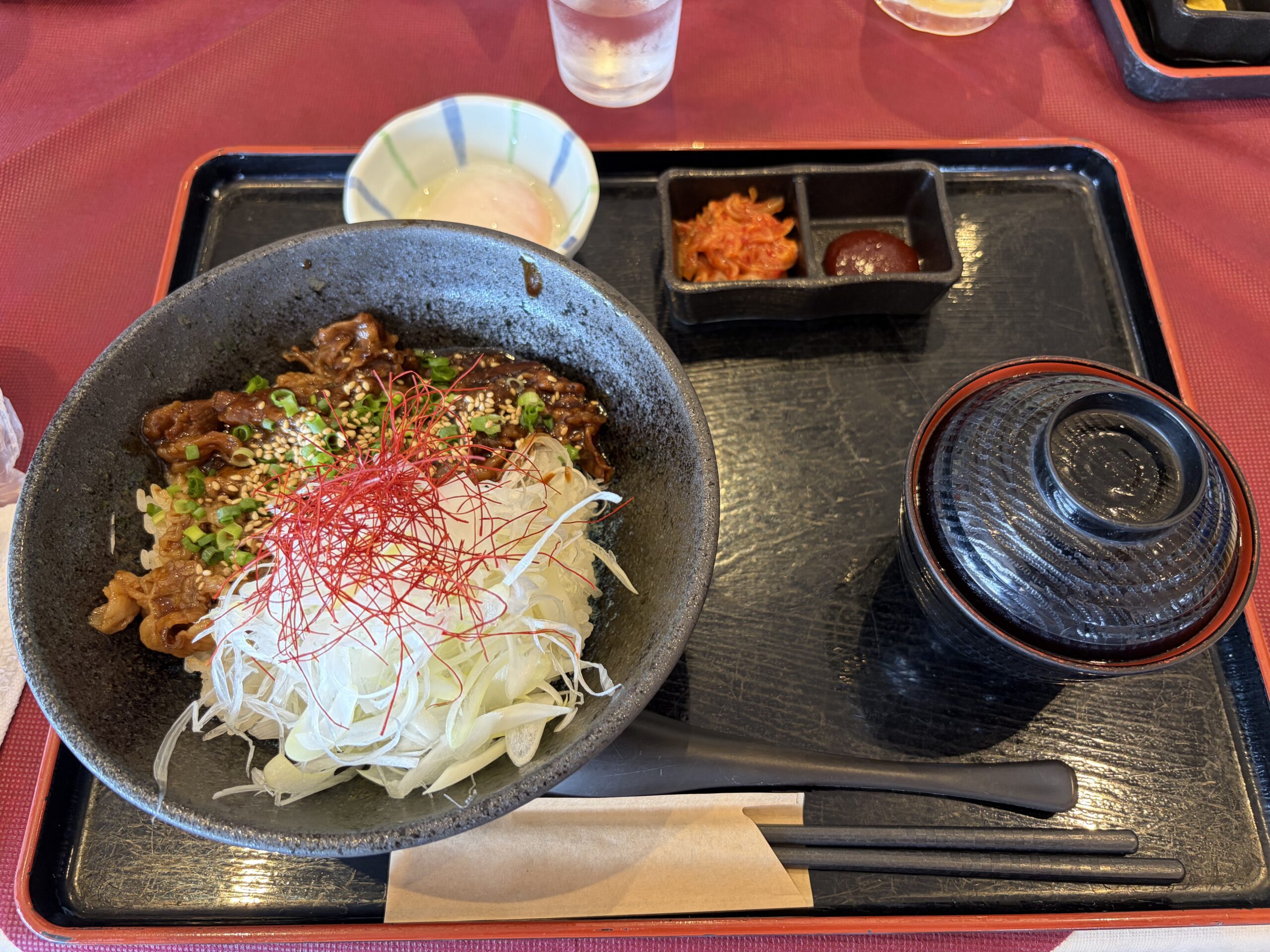 千葉新日本ゴルフ倶楽部のランチ牛カルビ丼