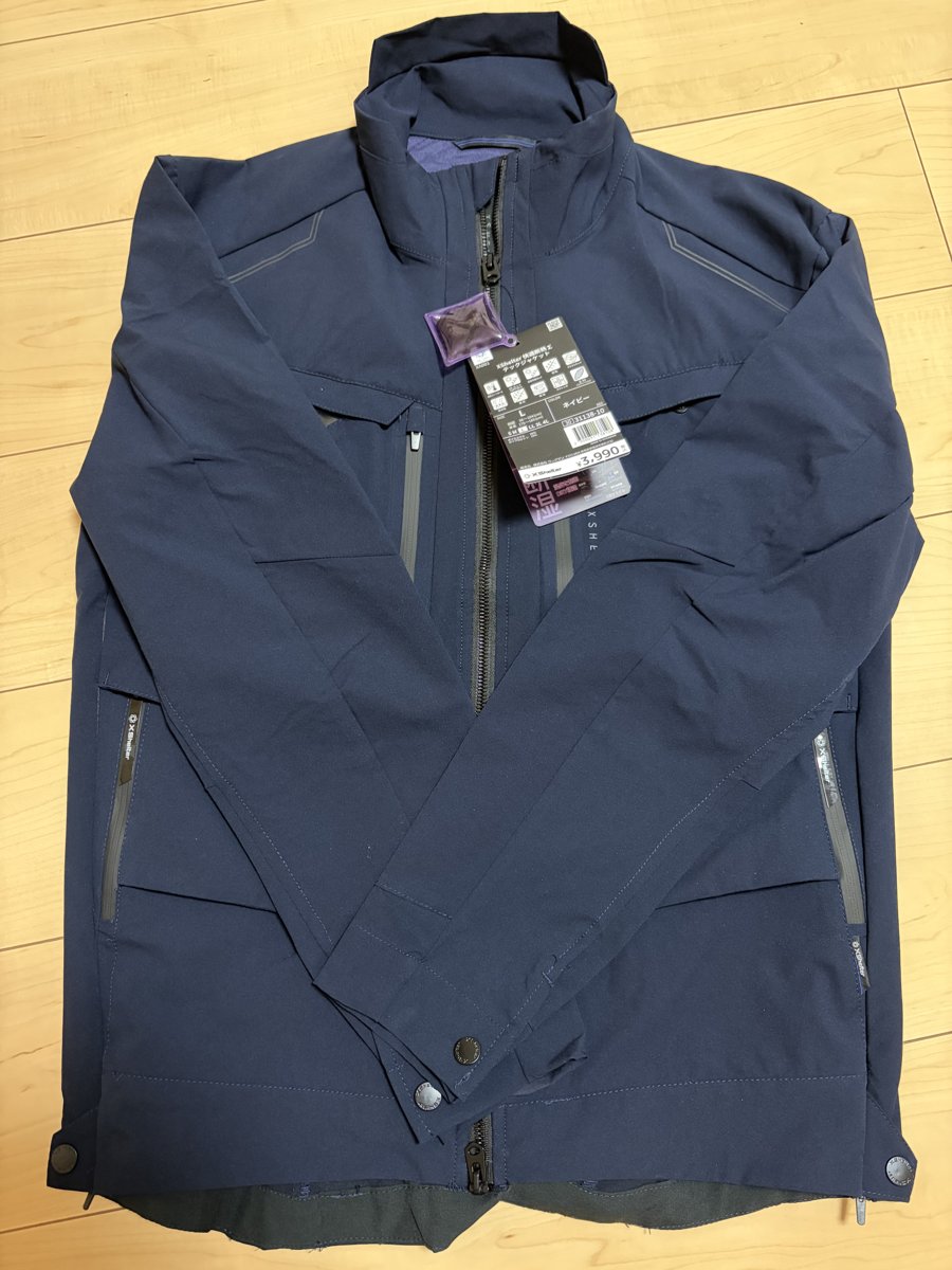 ワークマンのXShelter快適断熱Σテックジャケット（ネイビー）と3,990円の値札